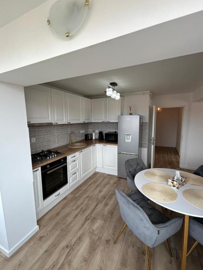 Ferienwohnung Apartament Floresti Exterior foto